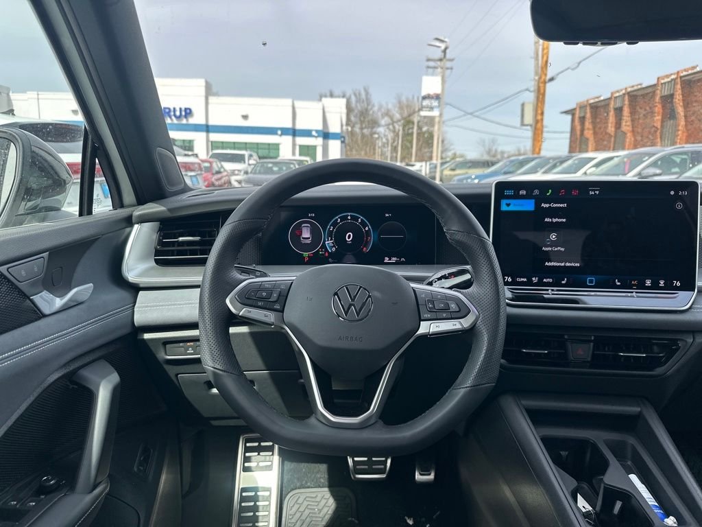 New 2026  Volkswagen 2.0T SE R-Line Black image 16