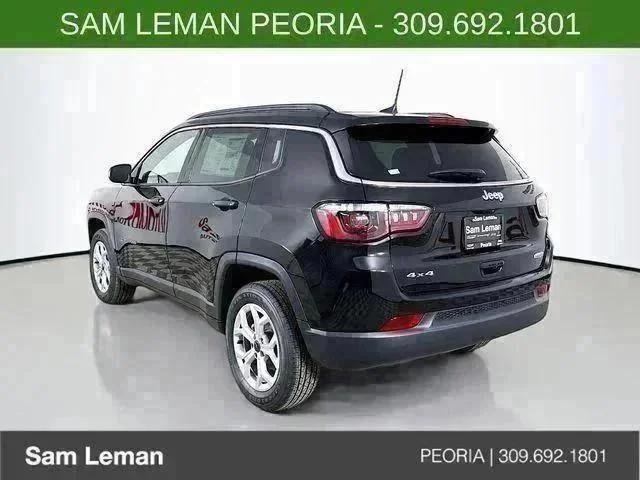 New 2026 Diamond Black Crystal Pearlcoat Jeep Latitude image 5