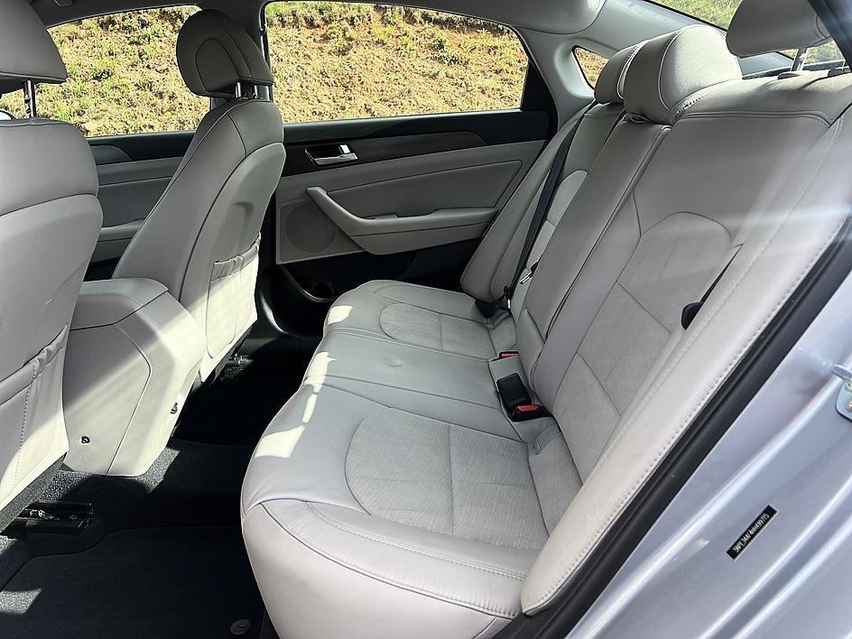 Used 2017 Shale Gray Metallic Hyundai Sport image 12