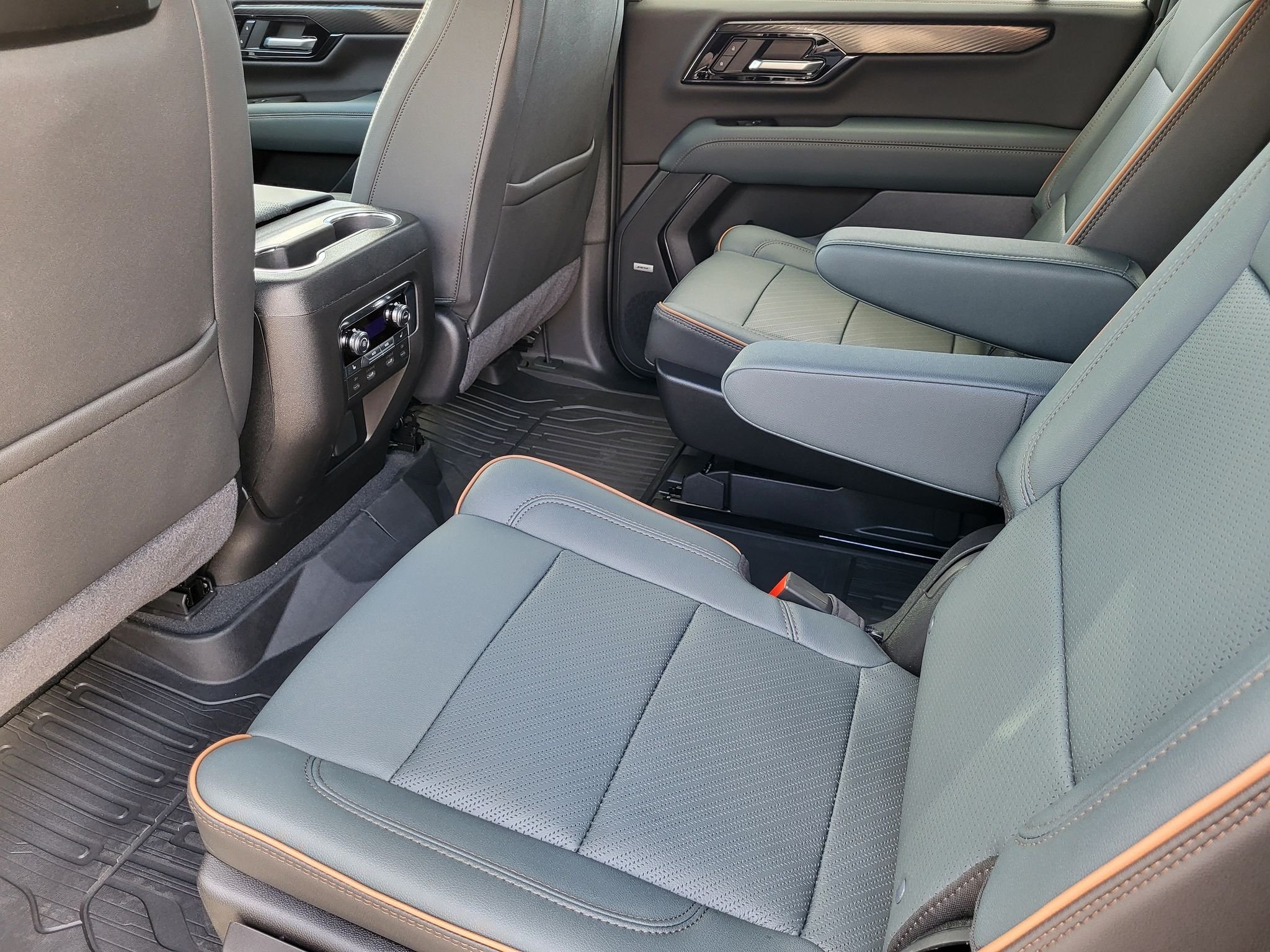 2026 GMC Yukon XL AT4 - Photo 11