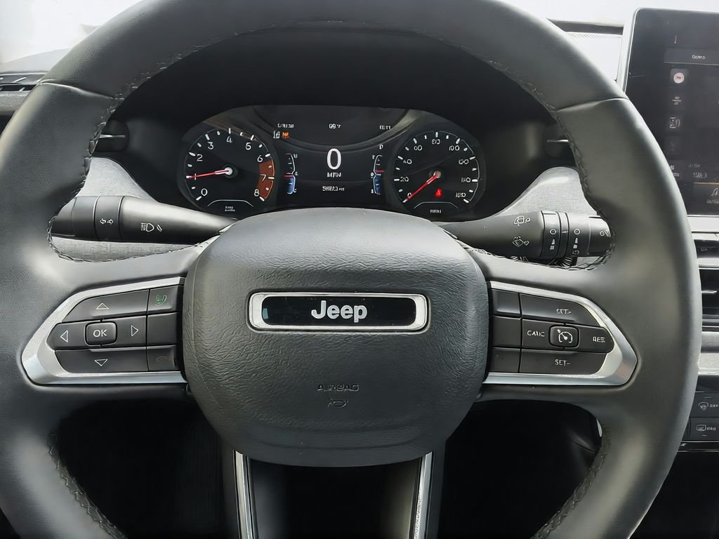Used 2024 Silver Jeep Latitude image 20