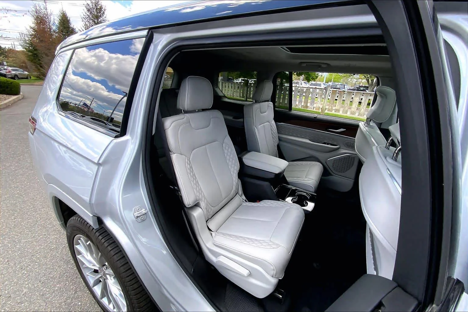 Certified Used 2023 Silver Zynith Jeep Summit image 29