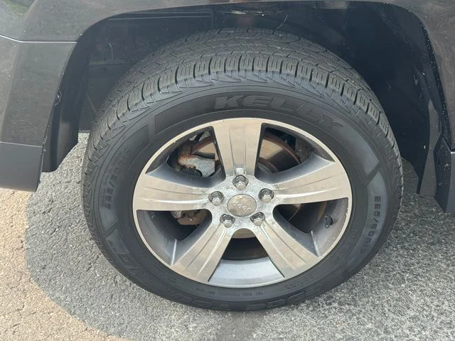 Certified Used 2016 Black Jeep Latitude image 10