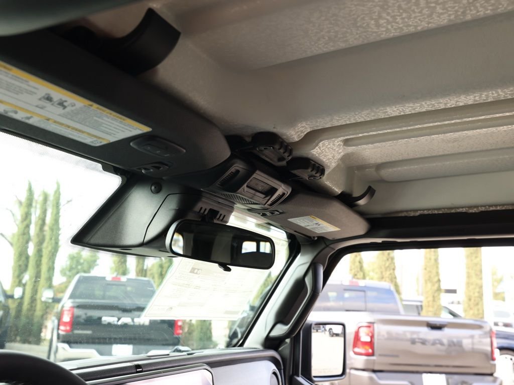 New 2026 Granite Crystal Metallic Clear-Coat Exterior Paint Jeep Sport S image 12