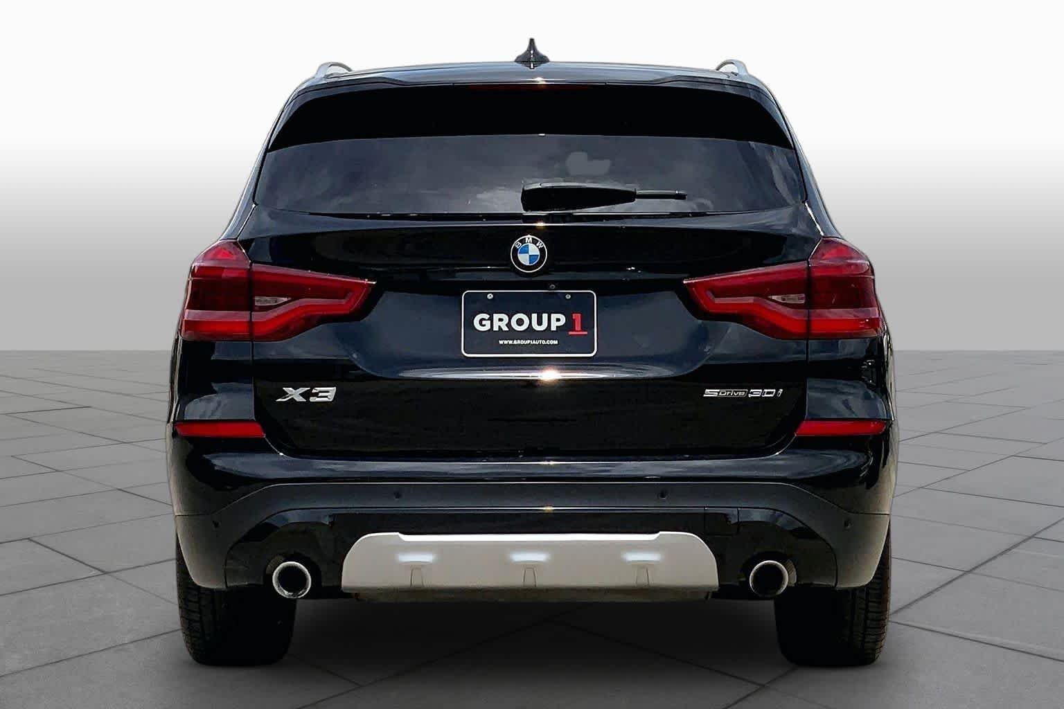 Used 2021 Jet Black BMW sDrive30i image 5