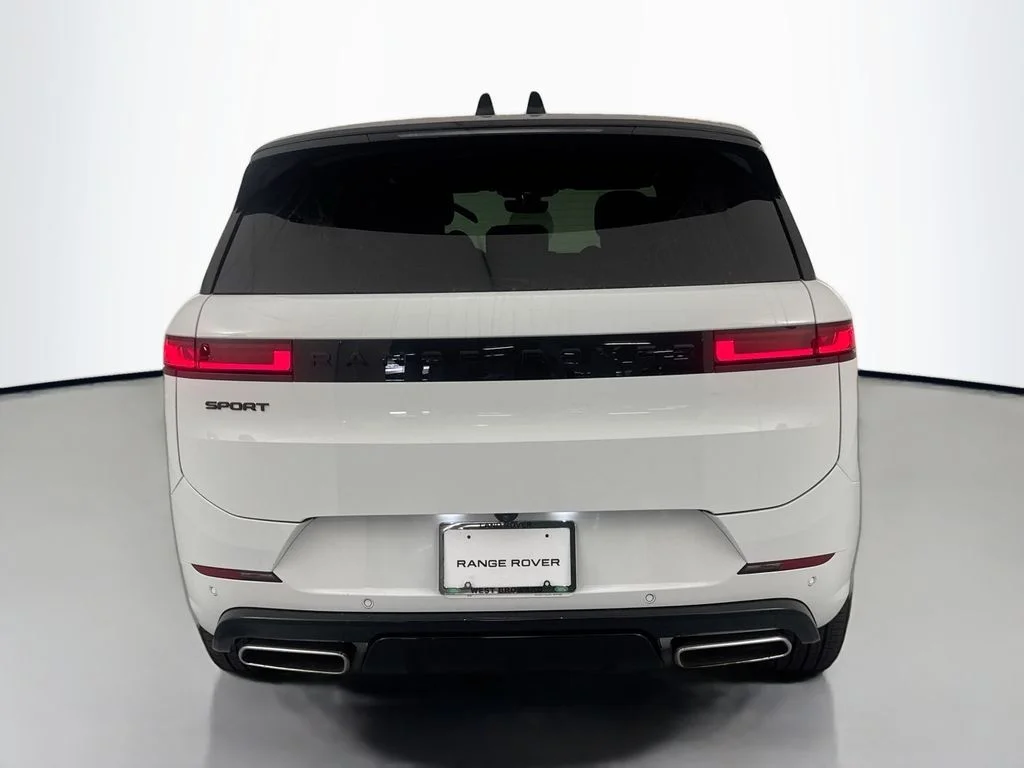 New 2026 Fuji White Land Rover Dynamic SE image 2