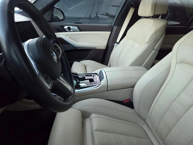 Used 2019 Black BMW xDrive40i image 4