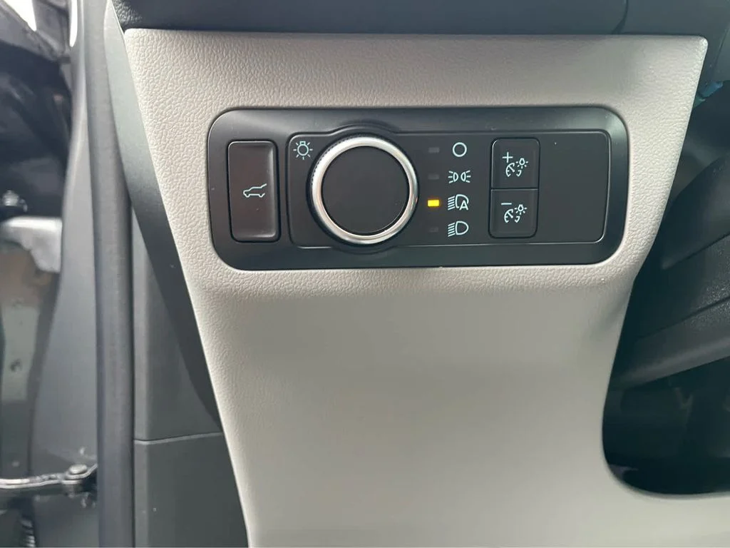 Used 2025 Gray Ford Active image 13