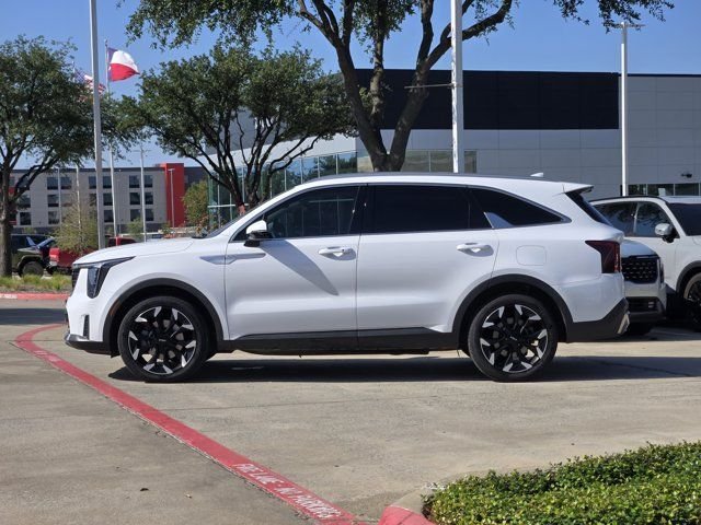 Used 2025 White Pearl Kia EX image 4