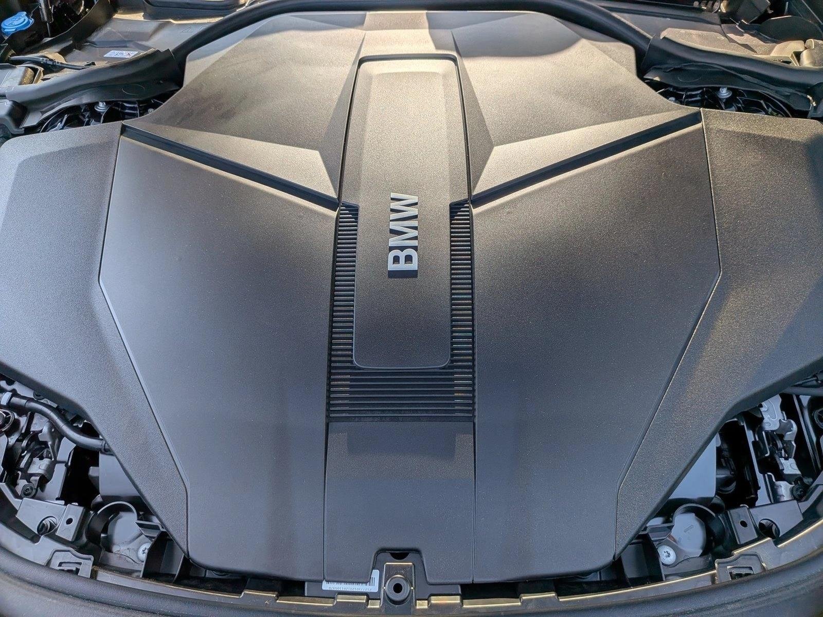 Used 2026 Carbon Black Metallic BMW xDrive60 image 18
