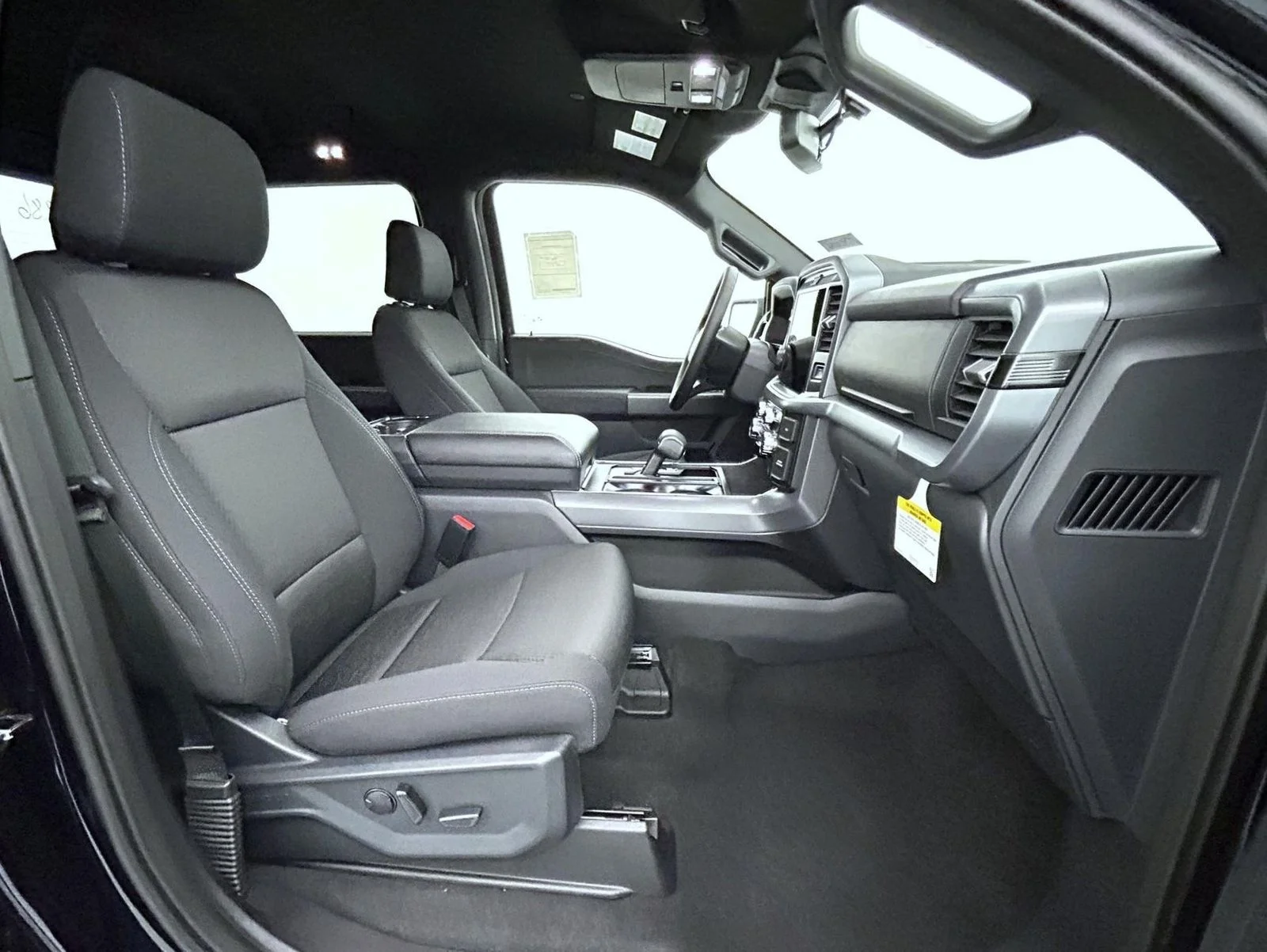 New 2026 Blue Ford XLT image 15