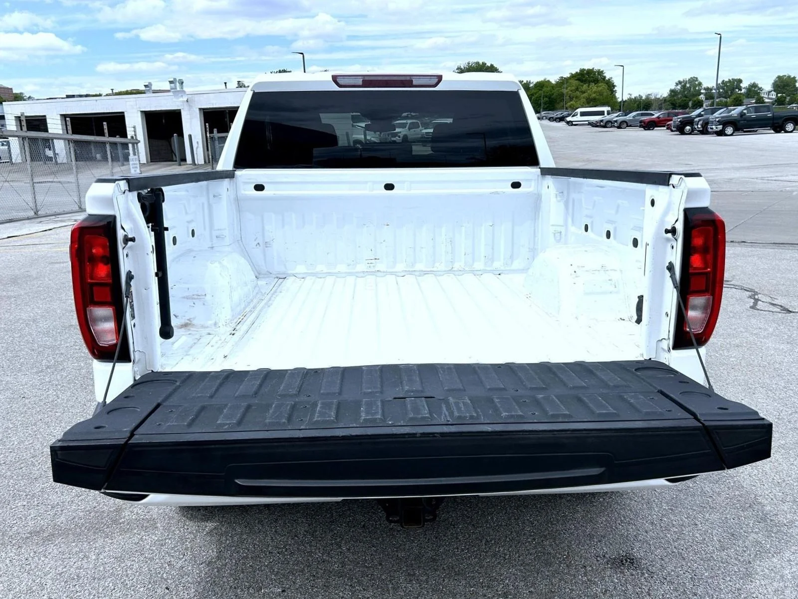 Certified Used 2022 White GMC Elevation image 21