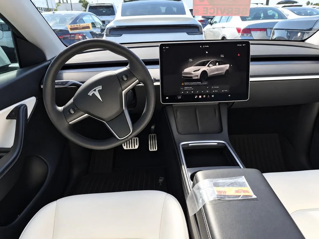 Used 2022 White Tesla Performance image 8