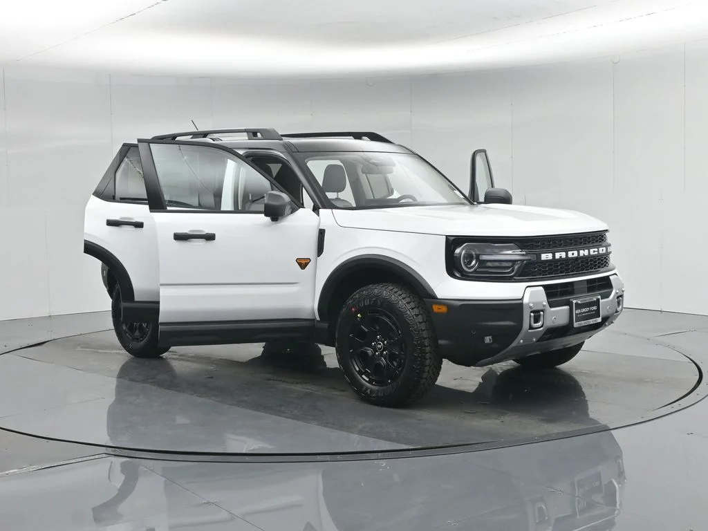 New 2026 Oxford White Ford Badlands image 33