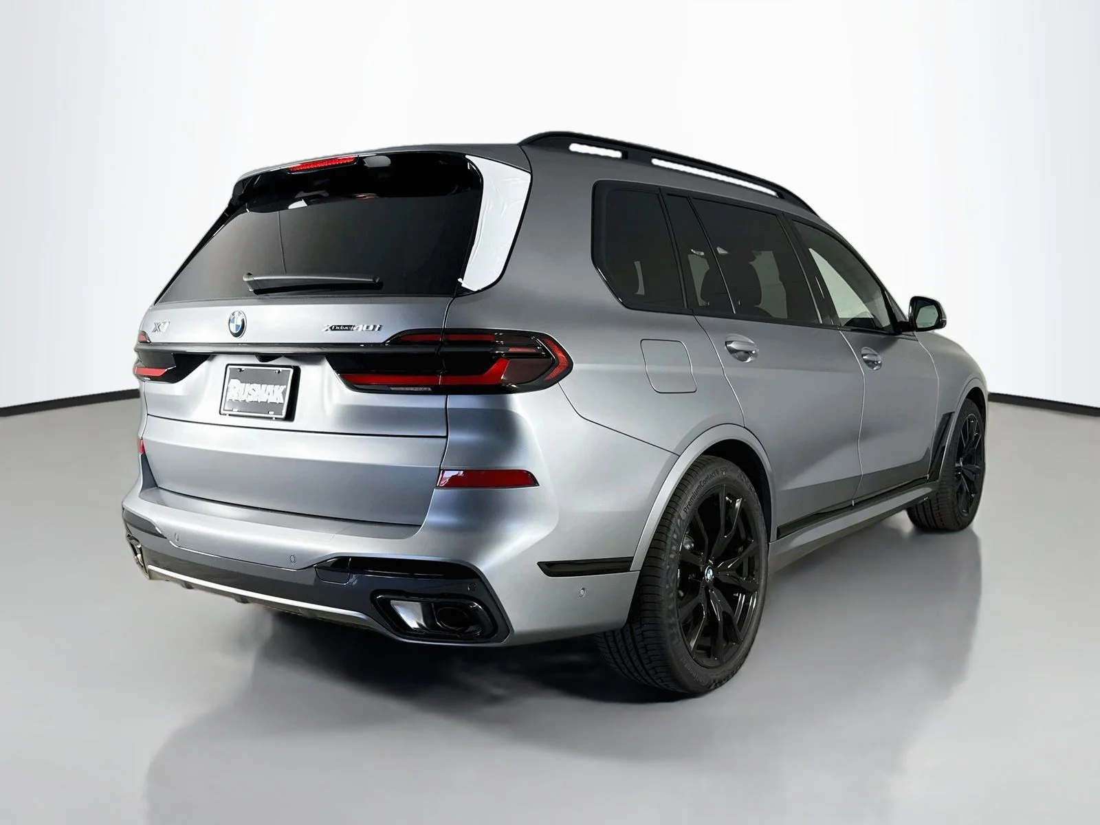 New 2027 Frozen Pure Grey Metallic BMW xDrive40i image 7
