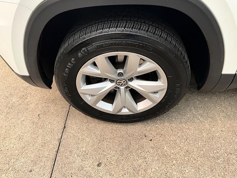 Used 2019 White Volkswagen 2.0T SE image 11