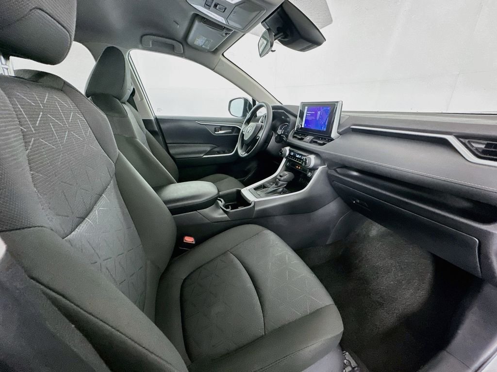 Used 2025 Silver Toyota XLE image 28