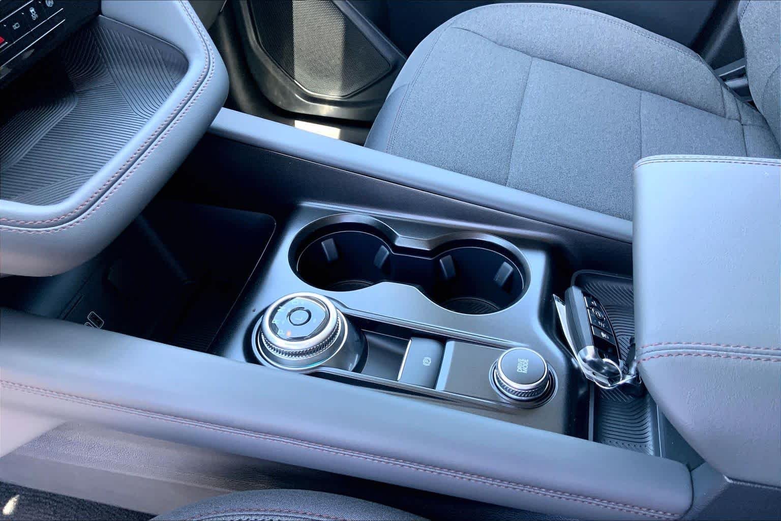New 2026 Star White Metallic Tri-Coat Ford Active image 7