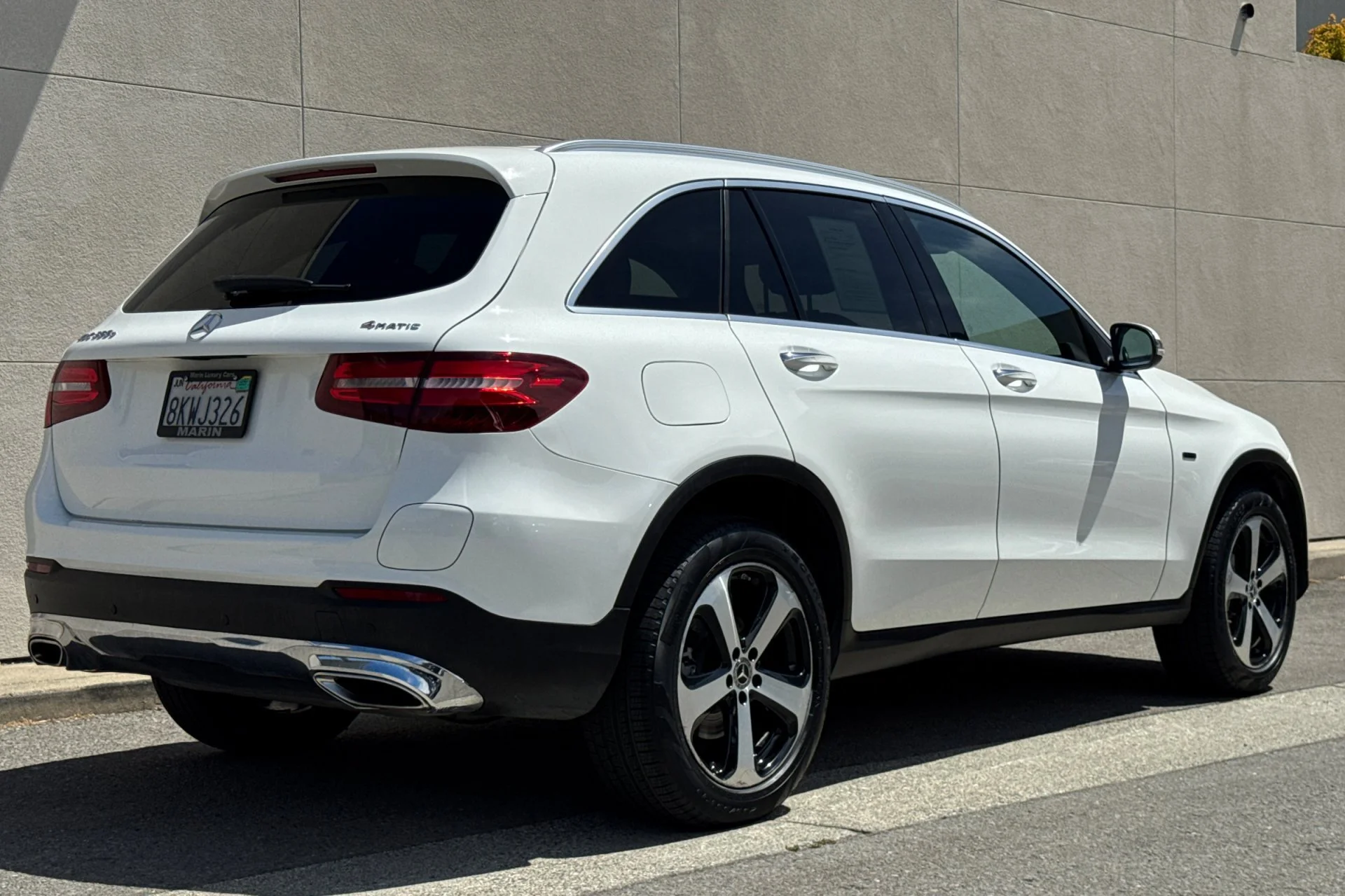 Used 2019 White Mercedes-Benz GLC 350e image 2