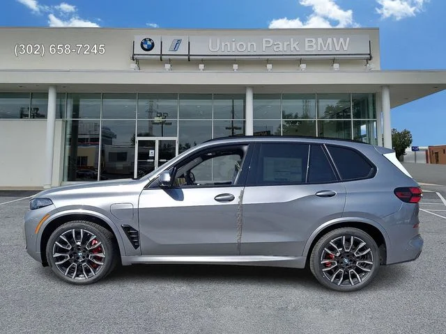 New 2026 Skyscraper Grey Metallic BMW xDrive50e image 7