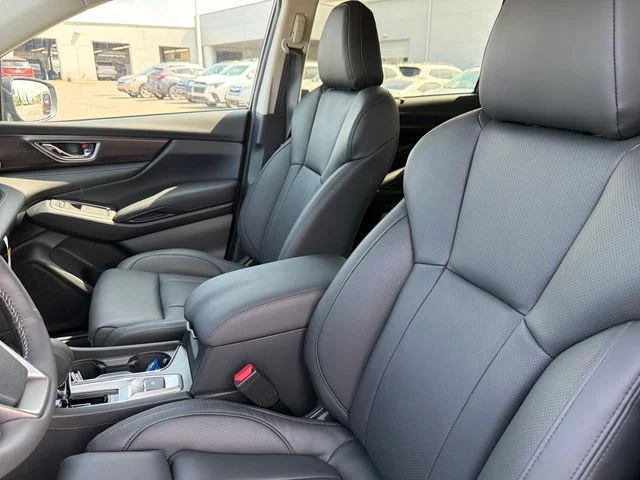 New 2026 CRYSTAL BLACK SILICA Subaru Touring 7-Passenger image 18