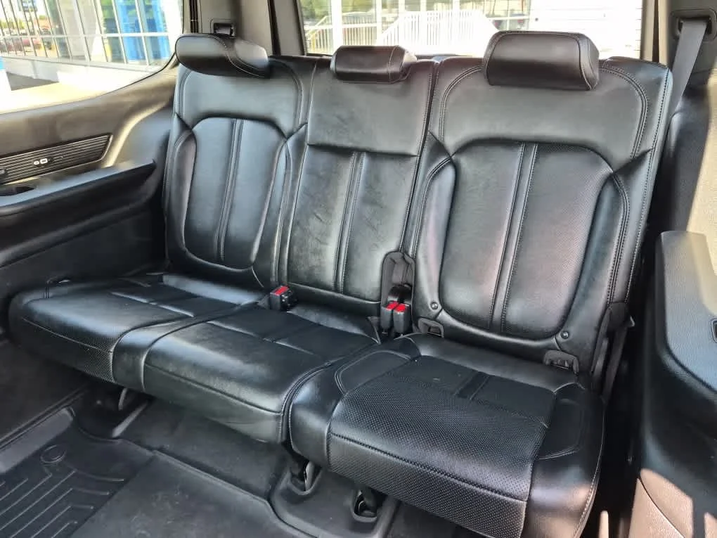 Used 2024 Baltic Gray Metallic Clearcoat Jeep Series II Carbide image 7