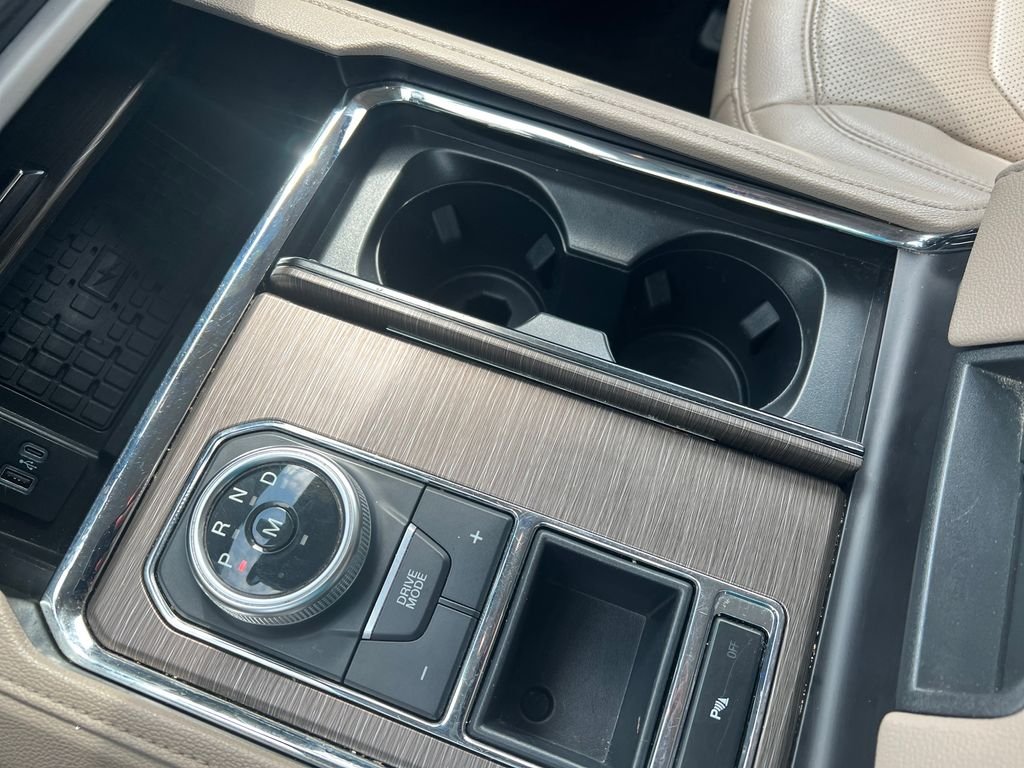 Used 2022 Silver Metallic Ford Limited image 19