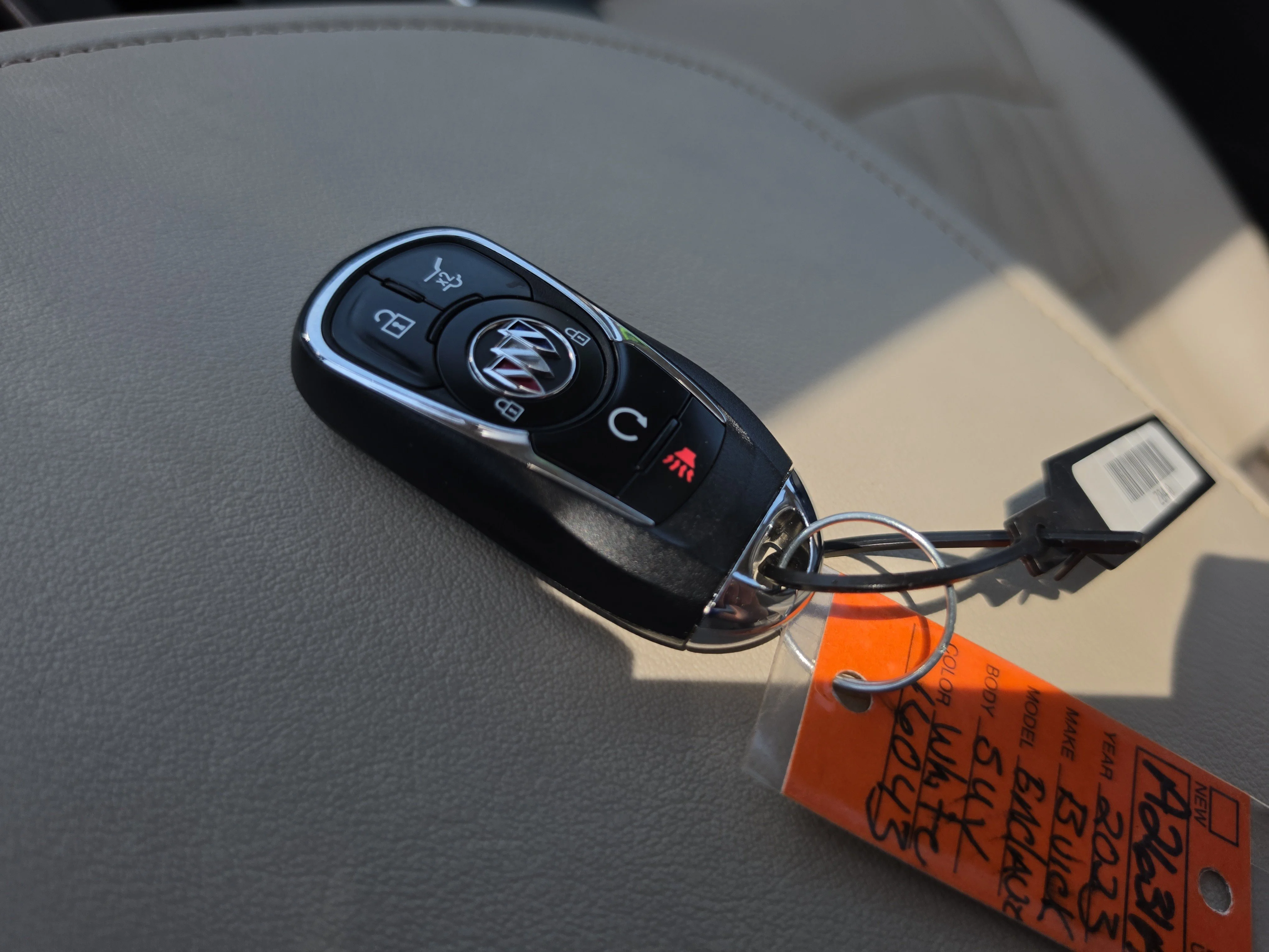 Used 2023 White Frost Tricoat Buick Avenir image 35