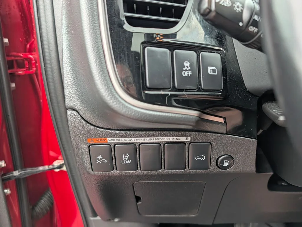 Used 2021  Mitsubishi GT image 33