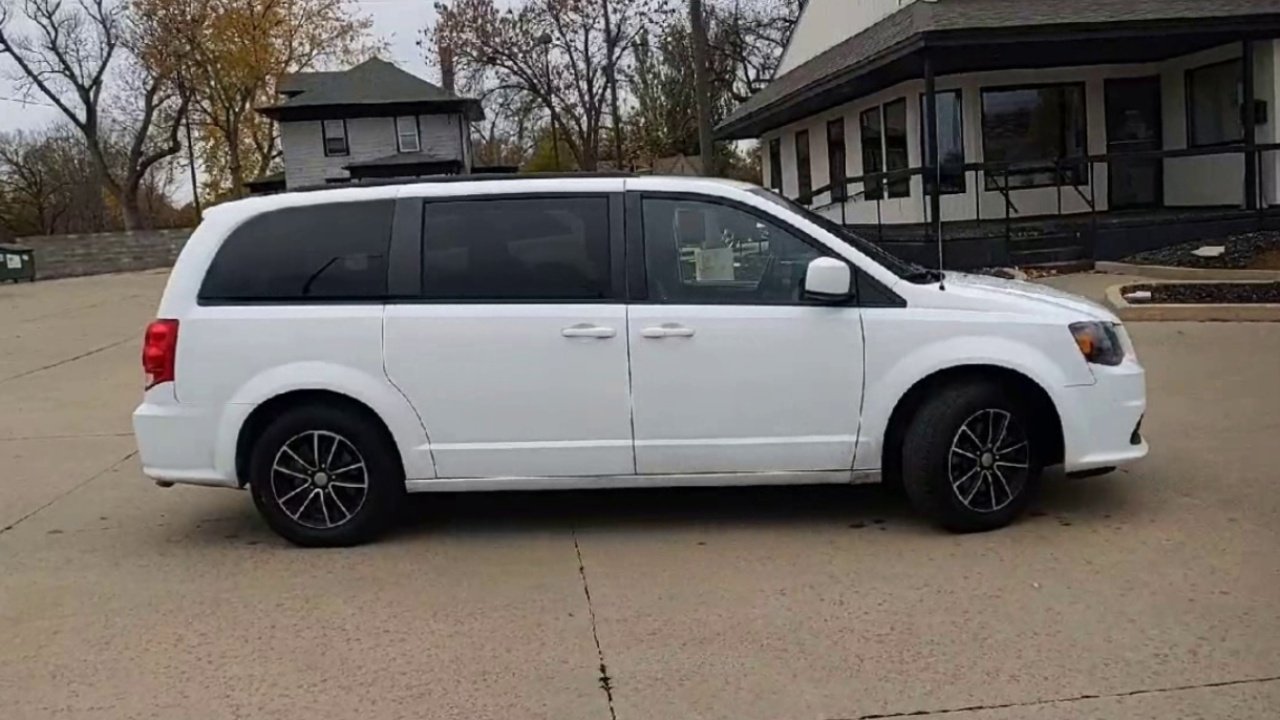 2019 Dodge Grand Caravan GT photo 2