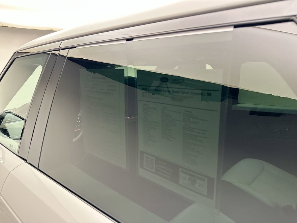 Used 2025  Land Rover Dynamic SE image 32