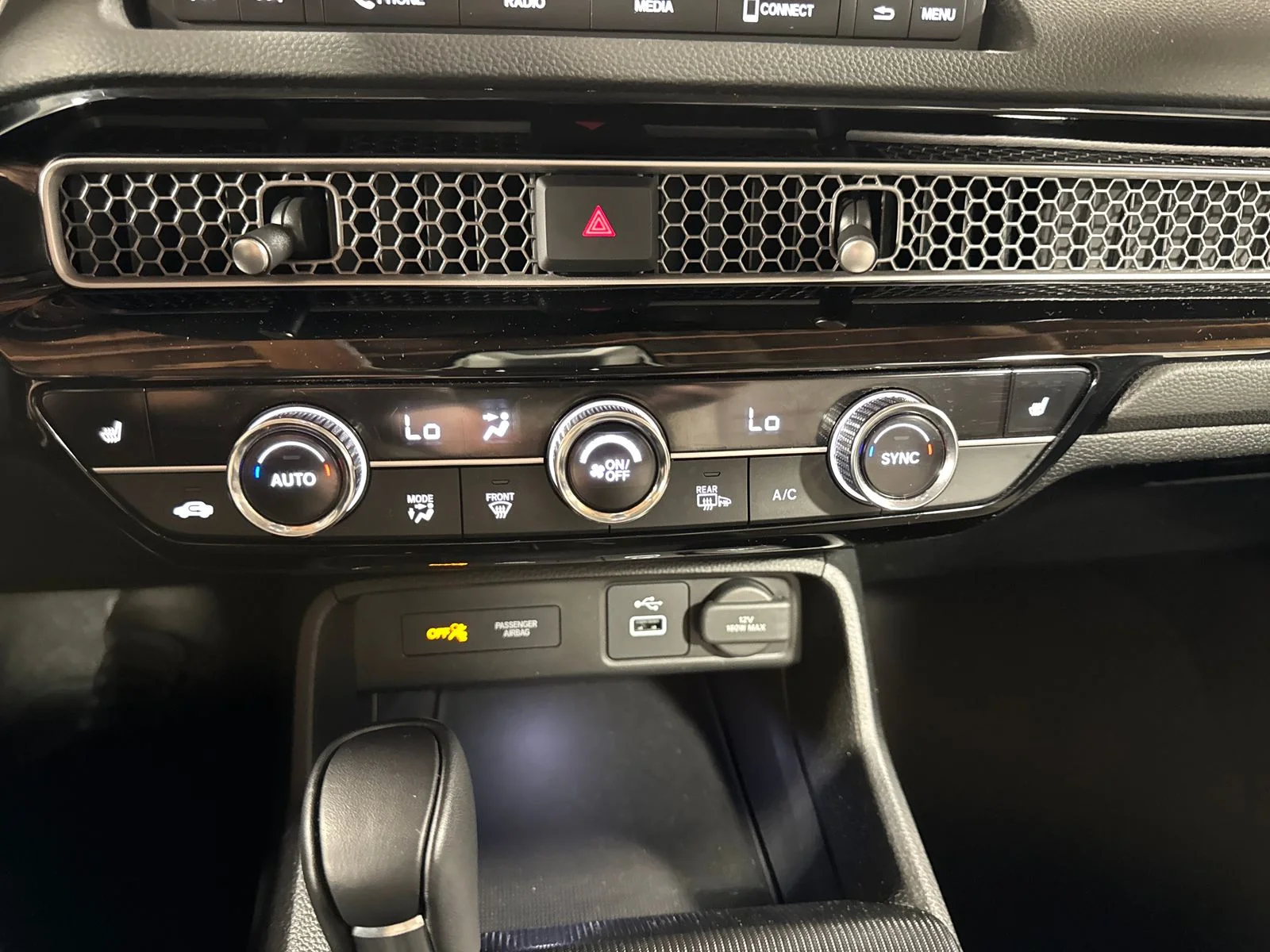2023 Honda Civic Hatchback EX-L - Photo 24
