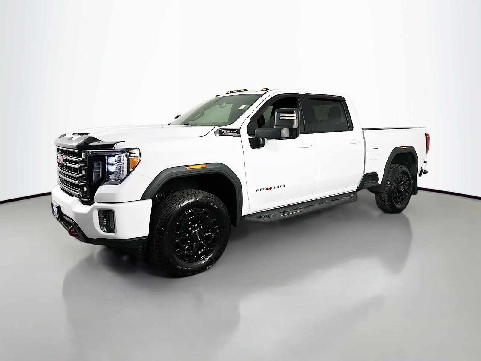 Used 2022 Summit White GMC AT4 image 4