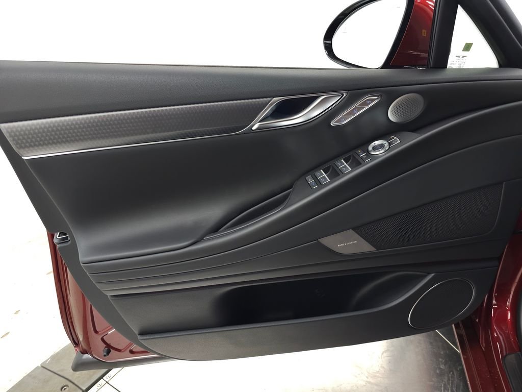 New 2026 Red Genesis 2.5T SPORT PRESTIGE image 9