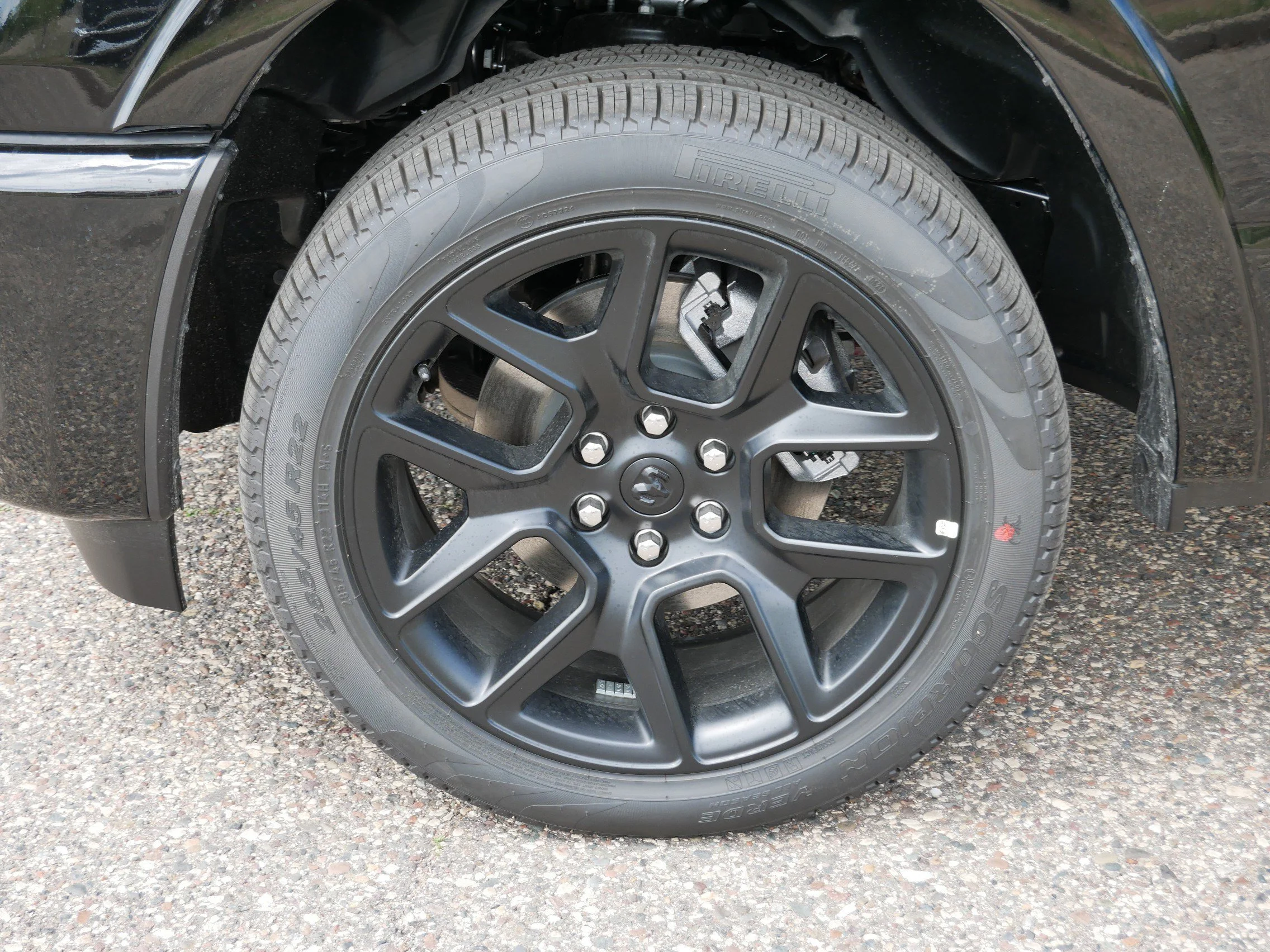 New 2026 Diamond Black Crystal Pearl-Coat Exterior Paint RAM Laramie image 5