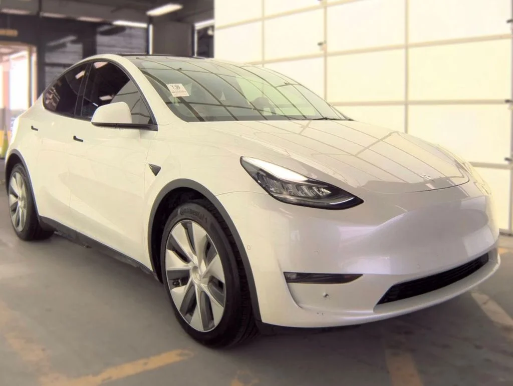Used 2021 White Tesla Long Range image 16