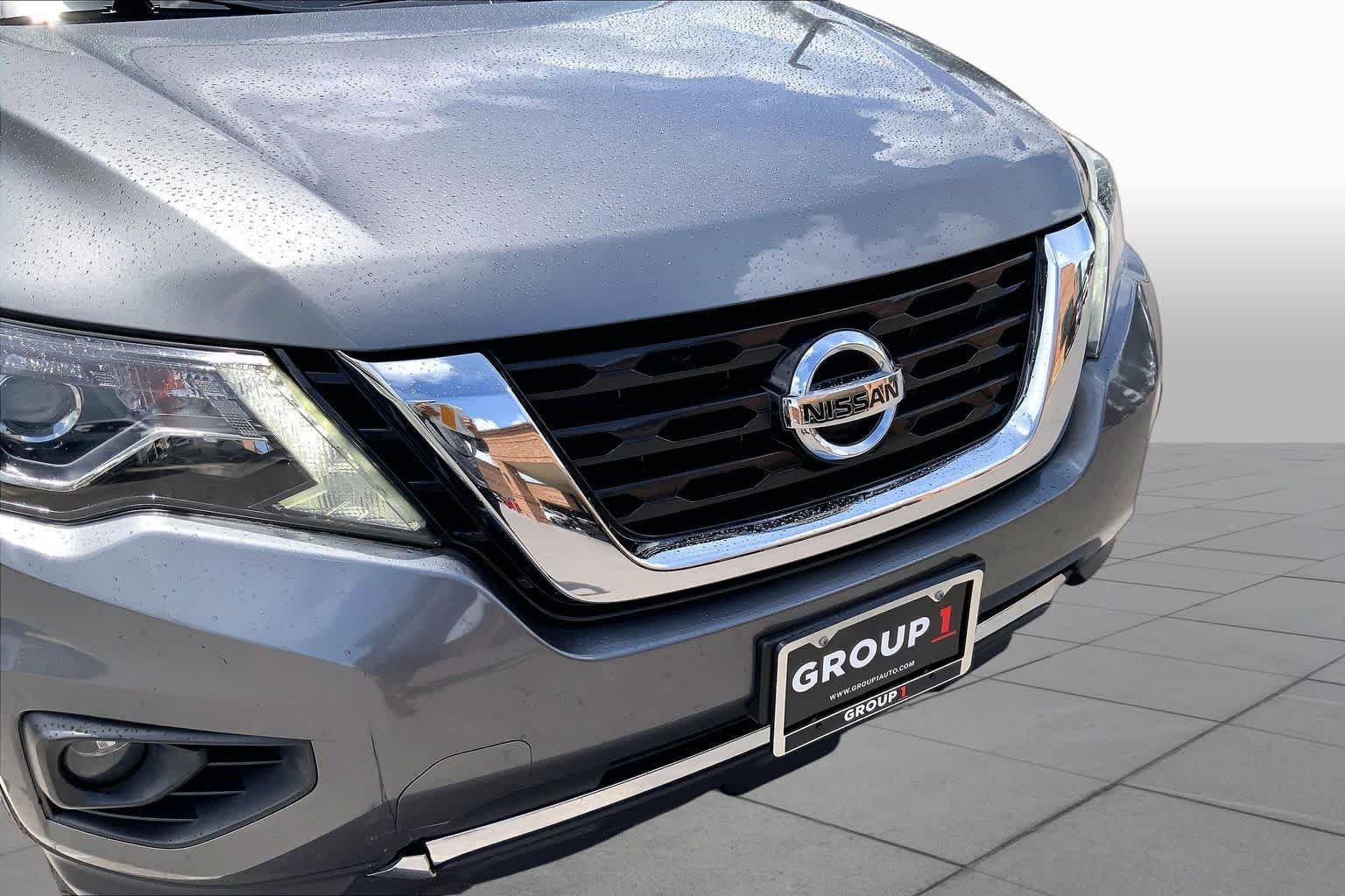 Used 2020 Gun Metallic Nissan SV image 28