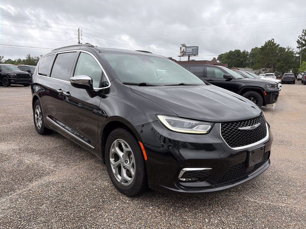 Used 2023 Black Chrysler Limited image 10