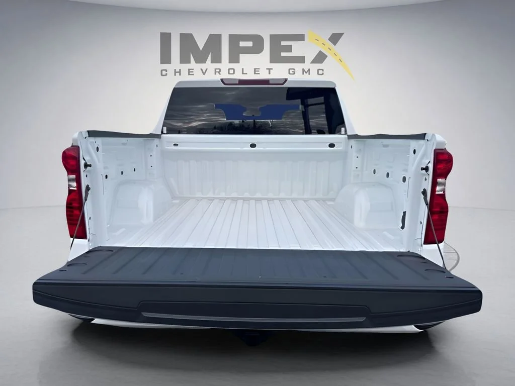 Used 2025 Summit White Chevrolet Custom image 9