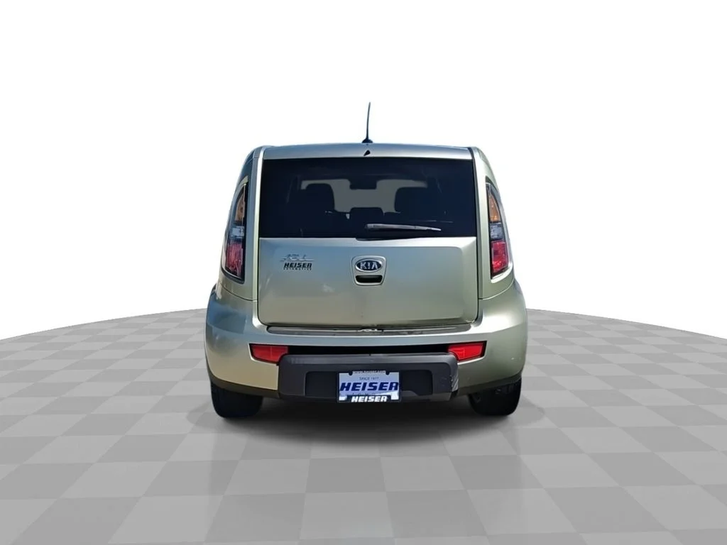 Used 2011 Green Kia Exclaim image 7