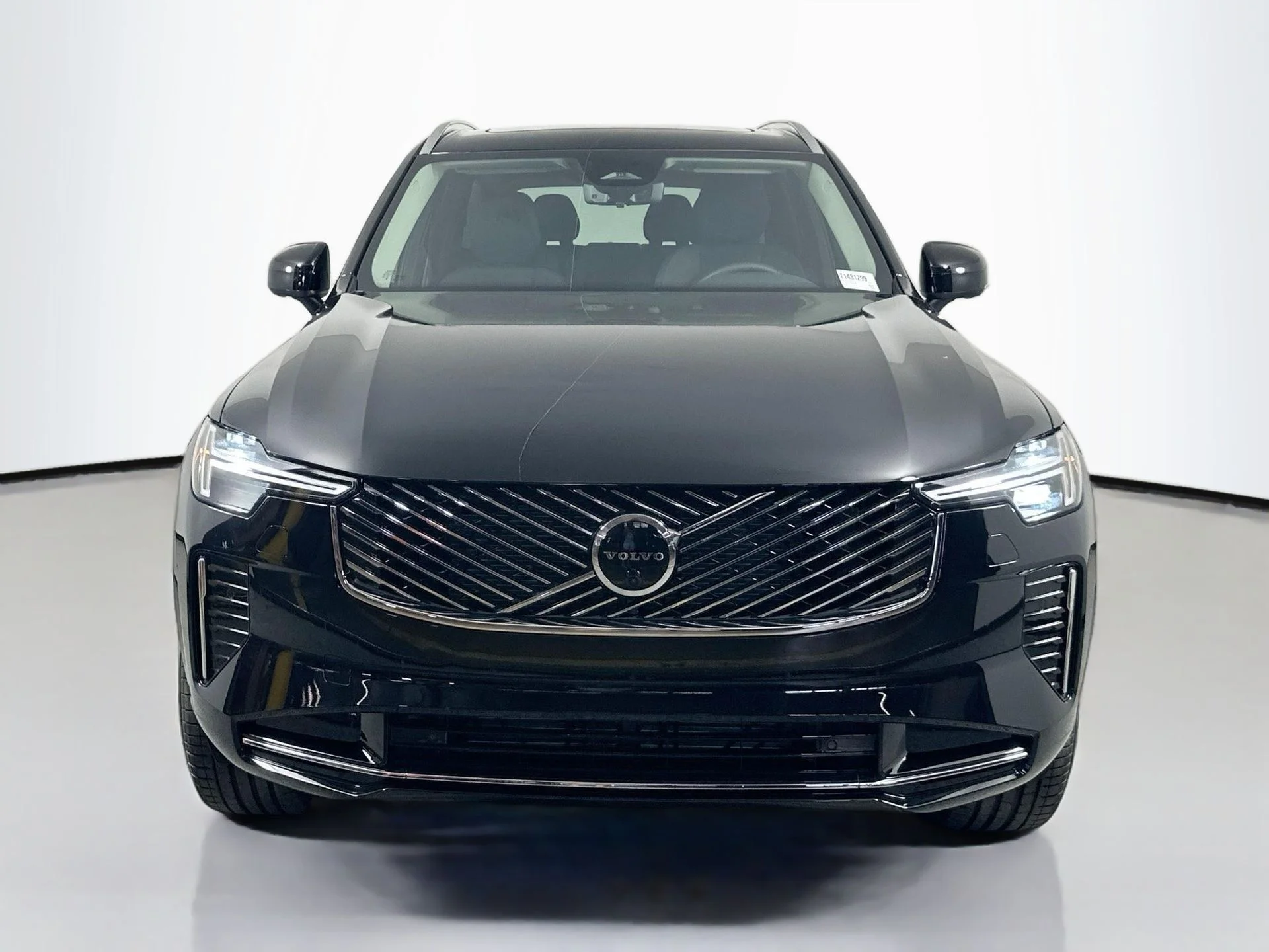 2026 Volvo XC90 Plus - Photo 2