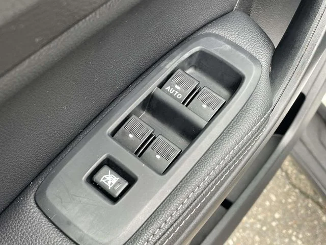 Used 2019 White Platinum Clearcoat Ford Lariat image 16