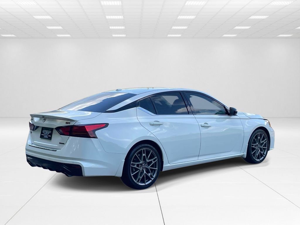 Used 2023 White Nissan 2.0 SR image 6