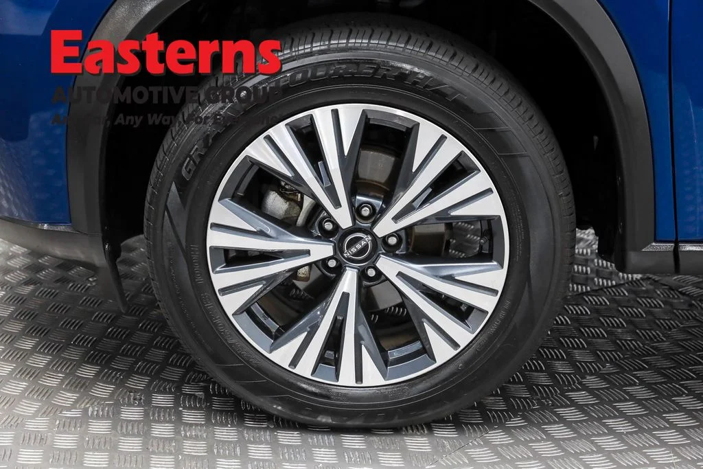 Used 2023 Blue Nissan SV image 31