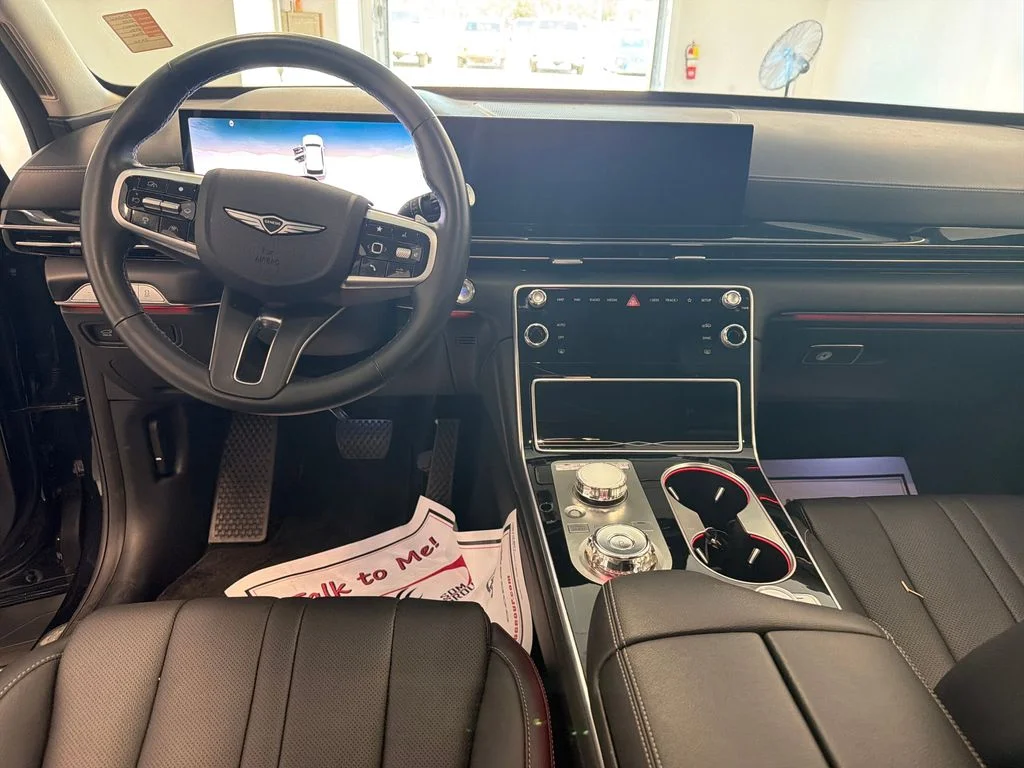 Used 2025 Black Genesis 2.5T image 17