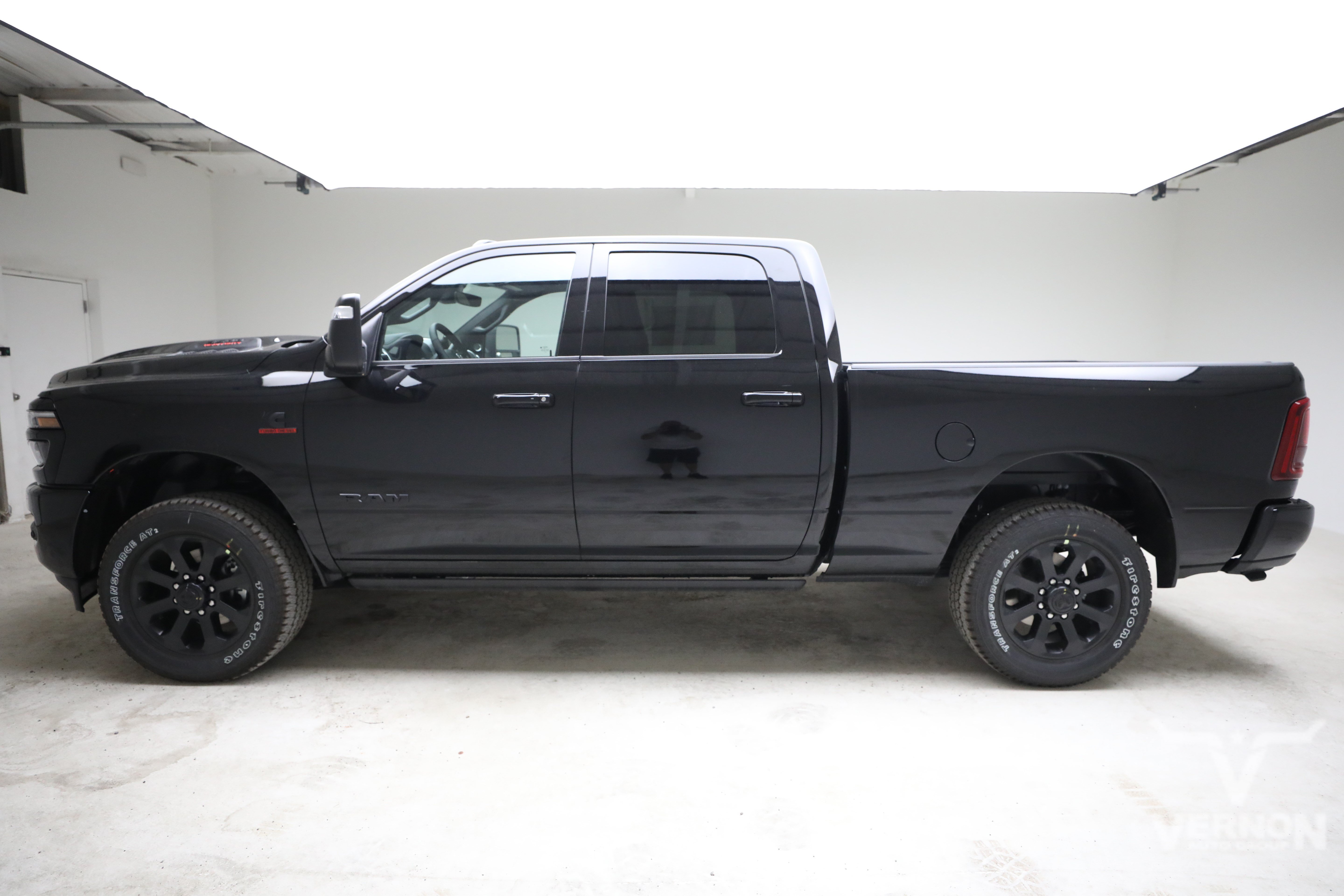 New 2026 Diamond Black Crystal Pearlcoat Ram N image 2
