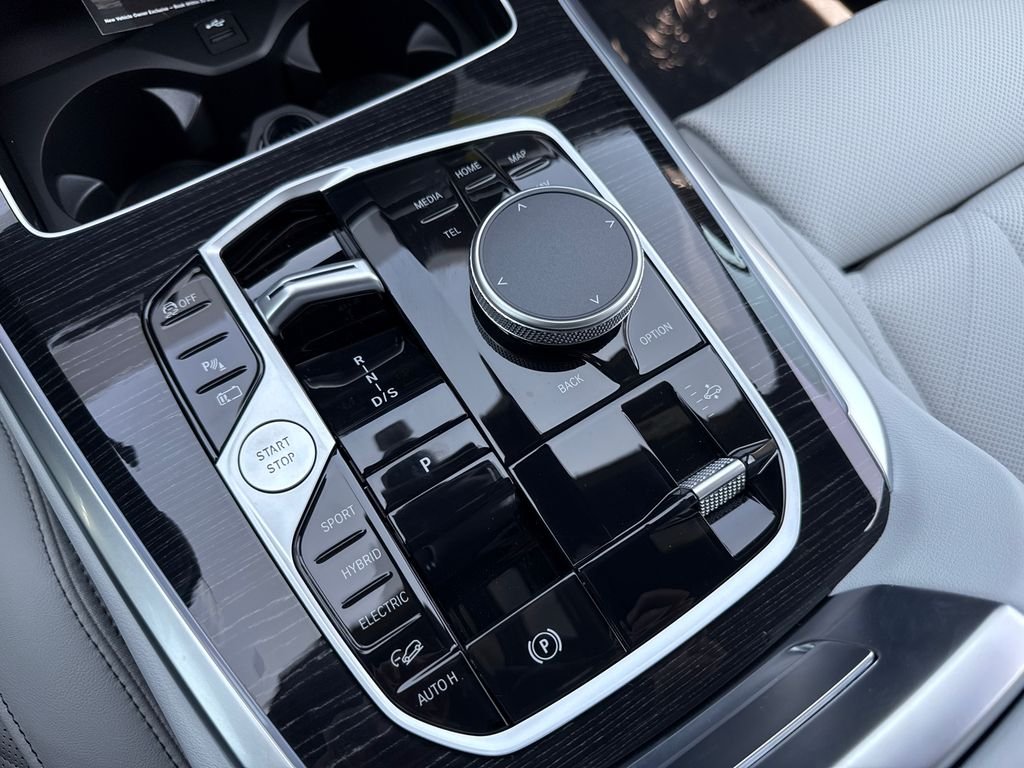 New 2026 Skyscraper Grey Metallic BMW xDrive50e image 26