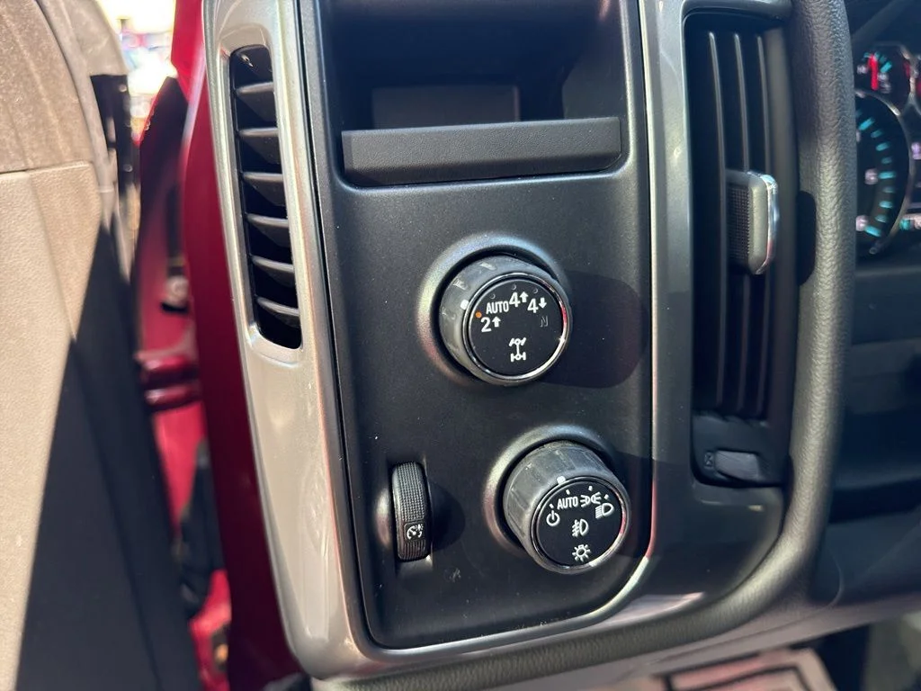 Used 2018 Red Chevrolet LT image 22