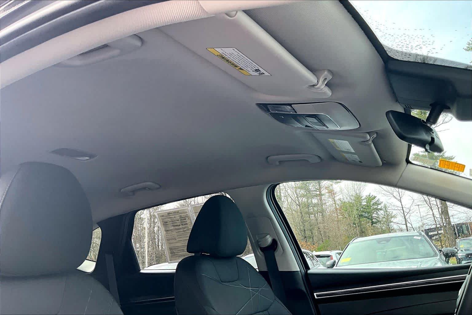 Used 2022 Phantom Black Hyundai SEL image 19