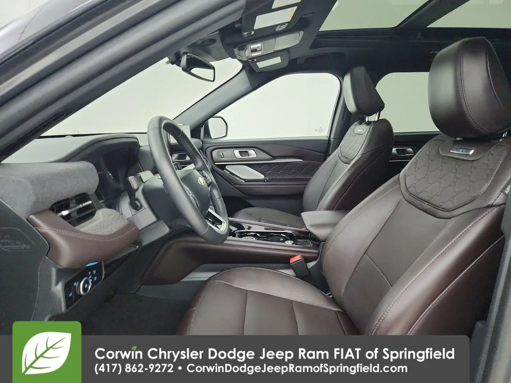 Used 2025 Gray Ford Platinum image 18